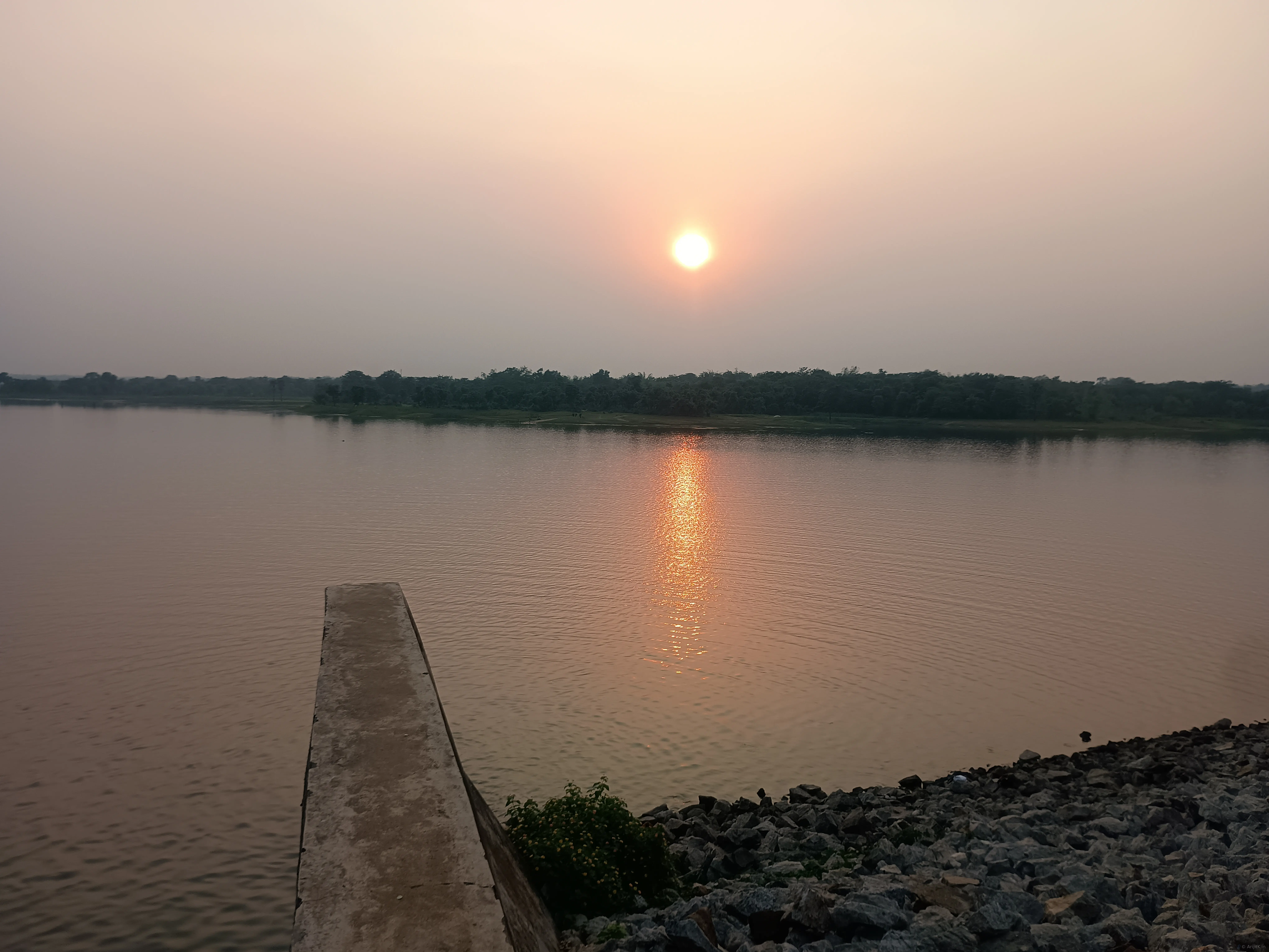 View of Futiyari Dam and its surroundings